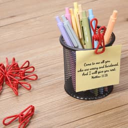 50-stuks Chipklemmen - Voedselzakklemmen - Wasknijpers - Mapklemmen - Fotodecoratie - Wanddecoratie - Geschikt voor het sluiten van snackzakken, het organiseren van documenten of het bevestigen van kleine huishoudelijke artikelen - rood — thumbnail 4