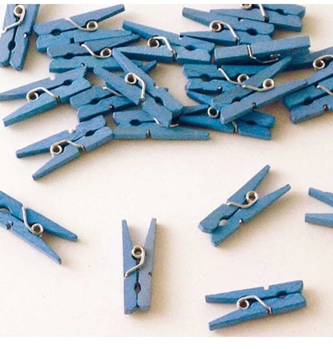 Mini Knijpers Blauw – 24 stuks – Decoratieve Houten Knijpertjes voor Babyshower & Geboorte – Fotolijn, Kaarten & Versiering – 3,5 cm — afbeelding 1