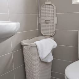 Faux Rotan 50 Liter Wasmand met Deksel - Houtskoolgrijs — thumbnail 4