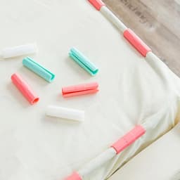 20 stuks Dekbedpinnen - Bed Sheet Holders - Quilt Clips - Dekbedovertrek Clips - Attachment Comforter - Quilt Fixing Clips - Om rommelige lakens te organiseren — thumbnail 2