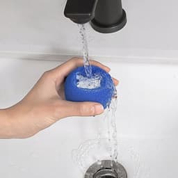 Wasbal met spons, blauw, voor kledingverzorging — thumbnail 3