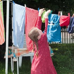 Draagbare Waslijn - Kampeerwaslijn Waslijn met clips - Kleding Drogen - Antislip en Robuust - 10 meter - Meerkleurig — thumbnail 1