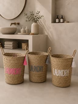 Wasmand - Wit - Was – Mand - Badkamer - Opbergmand - Palmblad - Laundry - Laundrybasket- Rieten mand - Speelgoed - Opbergen - Pompon - Wol – Geschenk - Kinderkamer - Handgemaakt - Decoratie - Geboorte - Cadeau — thumbnail 2