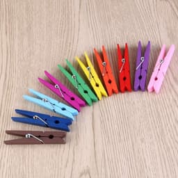 Houten Wasknijpers - Kleding Pins - Foto's Ophangen - Milieuvriendelijke Verf - 100 Stuks - Gekleurd — thumbnail 3