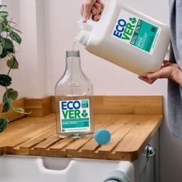 Ecover - Vloeibaar Wasmiddel Universal - Voordeelverpakking 5 L + 1 L - 128 wasbeurten - Plantaardig & Biologisch afbreekbaar - Krachtige reiniging bij 20°C - Frisse geur — thumbnail 4