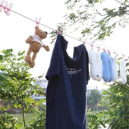 Draagbare Waslijn - 1-delige Reis-Waslijn - Verstelbare Uittrekbare Winddichte Lijn met 12 Klemmen en Antislip Gesp voor Kamperen en Reizen Kleding Drogen - Zwart — thumbnail 3