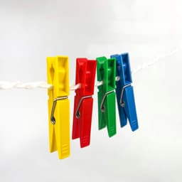 Wasknijpers Kunststof - Kledingklemmen - Kleding Drogen - Vrolijke Kleuren - 50 Stuks - Gekleurd — thumbnail 2