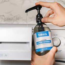 Briters Super Geconcentreerd Wasmiddel - Fresh Linen - 100 Wasbeurten met slechts 500ml - Vegan & Plantaardig - Natuurlijke kracht - SLS vrij — thumbnail 2