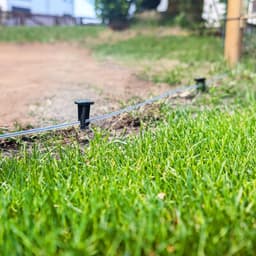 SnelShoppen - 100x Robotic Lawnmower Accessoire Haken - Kunststof Grondankers - Bevestigingspennen voor Hoses, Kabels en Covers - Stevige Grondpinnen — thumbnail 5