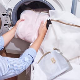 Pure Laundry Club BH Waszakken - Set van 2 Stuks – Rond (ø15×17 cm) - Vormvaste Waszakjes met Auto-Lock Rits & Beschermflap - Beschermt Beugels & Cups - Wasnet voor BH’s & Delicate Lingerie — thumbnail 2