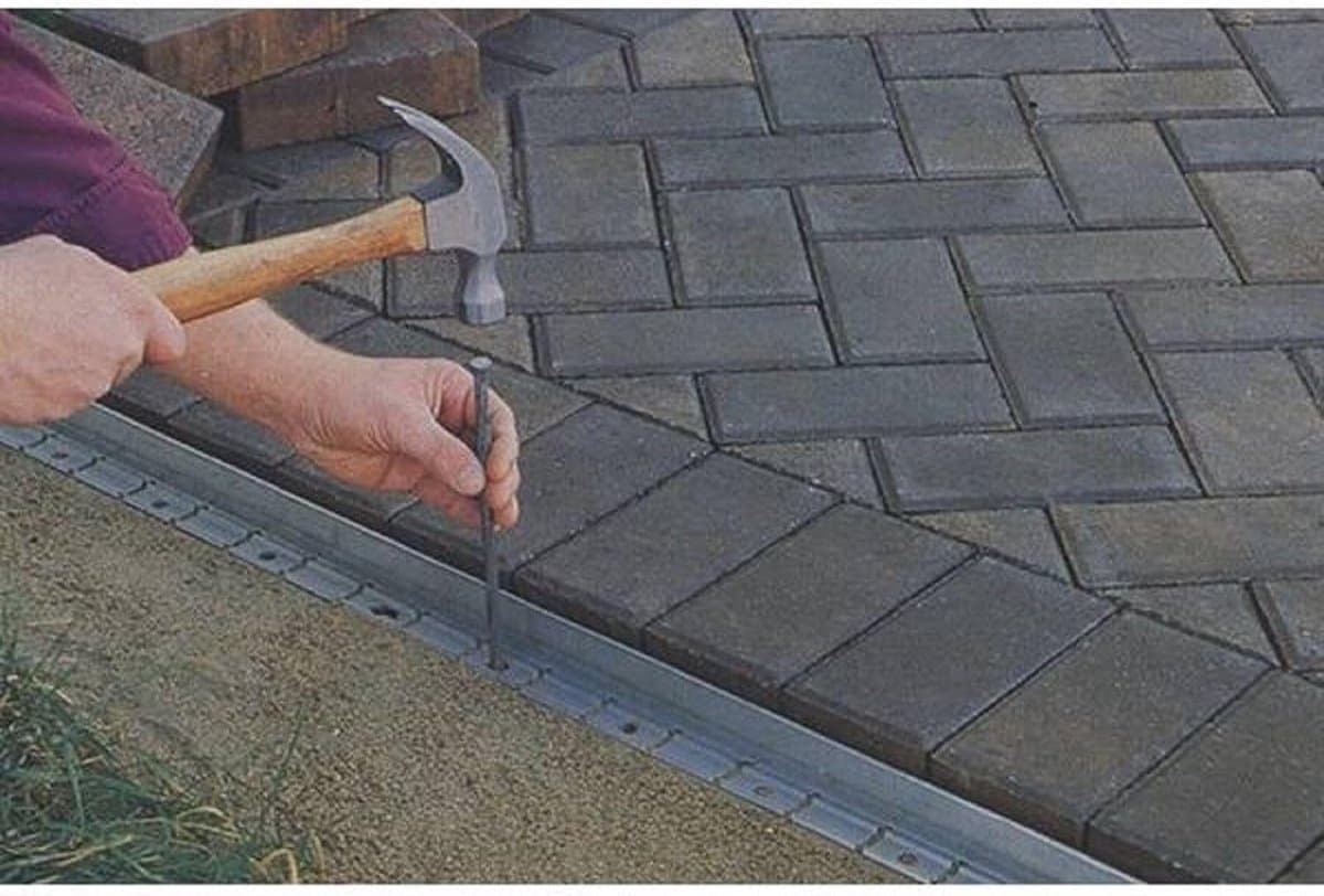 Grondankers Staal - Bodemversteviging - Gazonranden Vasten - Universeel Toepasbaar - 250mm x 7mm - Metaalkleur — afbeelding 1