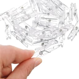 Dailygoods- Foto Clips 100 Stuks - Kleine Wasknijpers - Kunststof - Decoratie - DIY Projecten - Diverse Kleuren - Stevige Klemkracht — thumbnail 2