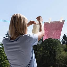 Draagbare Winddichte Nylon Waslijn - 3 Stuks 8m met Antislip Pins voor Binnen en Buiten — thumbnail 3