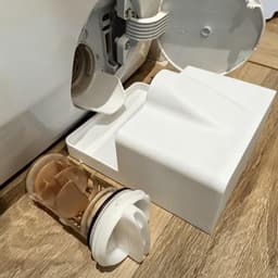 Lekbak wasmachine - 17.8×17.8×4.5cm - Met Geleidetrechter - Lekbak voor Wasmachine en Vaatwasser - Wateropvang - Waterdichte bak - Opvangbak - Universele wasmachine lekbak - Wasmachine opvangbak - Afvoerbak - Voor kelder, woning, camper — thumbnail 5