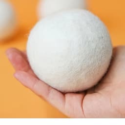Verpakking met 4 anti-klit wasballen, Geschikt voor wasmachines en was-droogcombinaties, Geschikt voor beddengoed en kleding. — thumbnail 2
