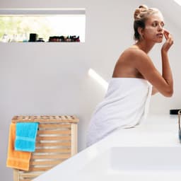 wasmand walnotenhout - met deksel - 52 l - uitneembare waszak - badkamer — thumbnail 3