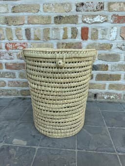 Wasmand – Was – Mand - Badkamer - Opbergmand - Palmblad - Laundry - Laundrybasket- Rieten mand - Speelgoed - Opbergen - Mand met naam - Pompon - Wol – Geschenk - Kinderkamer - Gepersonaliseerd - Handgemaakt - Decoratie - Geboorte - Cadeau — thumbnail 1