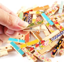 50 Stuks Mini Schattige Beschilderde Houten Clips voor Foto’s, Papieren, Kleding en Knutselprojecten 3,5x0,7cm — thumbnail 5