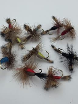 Droge vliegen x10 vliegen, maten 10-12 forel vliegen — thumbnail 1