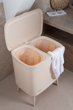 Novici wasmand beige 60L - wasmand op pootjes - wasmand op poten - wassorteerder met 2 vakken - wasbox - beige wasmand — thumbnail 1