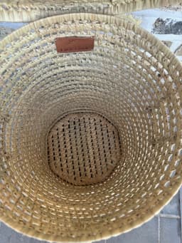 Wasmand – Was – Mand - Badkamer - Opbergmand - Palmblad - Laundry - Laundrybasket- Rieten mand - Speelgoed - Opbergen - Mand met naam - Pompon - Wol – Geschenk - Kinderkamer - Gepersonaliseerd - Handgemaakt - Decoratie - Geboorte - Cadeau — thumbnail 3