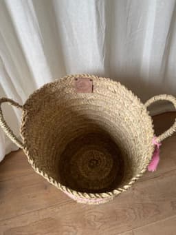 Wasmand - Roze - Was – Mand - Badkamer - Opbergmand - Palmblad - Laundry - Laundrybasket- Rieten mand - Speelgoed - Opbergen - Pompon - Wol – Geschenk - Kinderkamer - Handgemaakt - Decoratie - Geboorte - Cadeau — thumbnail 4
