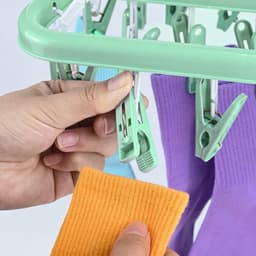 Multifunctionele Droogrek voor Kleding, Vouwbaar Droogrek met 32 Clips voor Sokken, Ondergoed en Baby Kleding in Groen — thumbnail 2