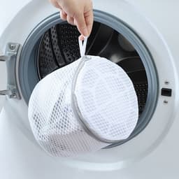 Drie waszakken van mesh voor de wasmachine kunnen worden gebruikt om bh's, ondergoed, sokken en delicate kledingstukken te wassen. — thumbnail 4