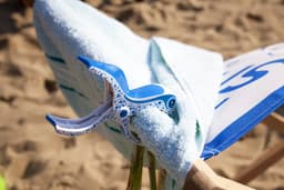 SnelShoppen - Grote Strandclips Handdoek Wasknijpers voor Strandlaken en Strandstoel - 4 Stuks in Zwart en Vis Design - Ideaal voor Camping, Strand en — thumbnail 2