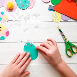 168pcs Mini Wooden Clips - Kleine Witte Mini Kledingknijpers - Huwelijk - Kleine Houten Knijpers voor Polaroid Foto's met 10M Jute Touw - DIY voor Fotowand Decoratie - Feest — thumbnail 4