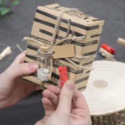Mini Wasknijpers en Jute Touw - 120 Kleurrijke Houten Clips voor Decoratie van Foto's en Collages — thumbnail 3