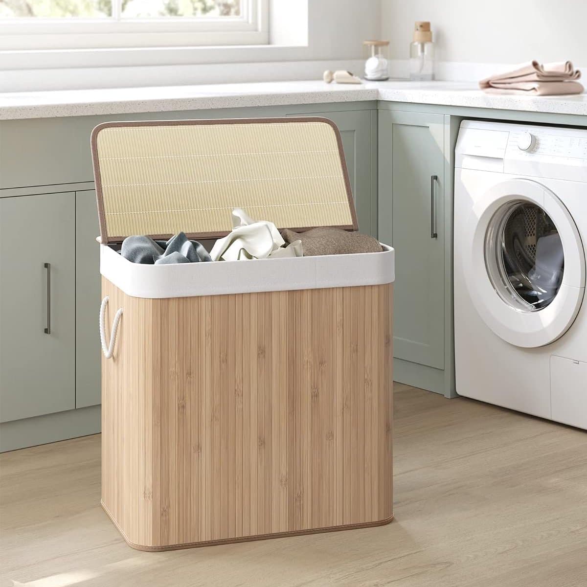 CHIWIN Wasmand met 3 Vakken –Bamboe Grote Wasverzamelaar 150L – Handgeweven Wasmand met Deksel & Handgrepen – Opbergmand voor Badkamer, Slaapkamer & Wasruimte – 60x40x61,5cm — afbeelding 1