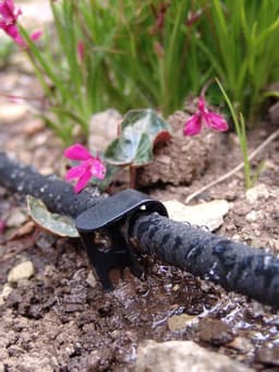 Druppelslang Ankers - Slanghouders Bevestiging - Tuin Bewatering - Herbruikbaar Kunststof - 12.5 cm - Zwart — thumbnail 2