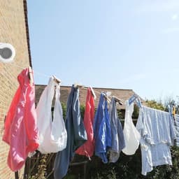 Verstelbare Wandgemonteerde Waslijn voor Binnen en Buiten, Automatische Uittrekbare Drooglijn met 2x1 Groot Droogoppervlak voor Efficiënte Luchtdroging — thumbnail 5