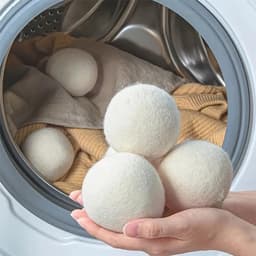 Set van 6 droogballen – herbruikbare viltballen – antistatisch – hulpmiddel voor de was – klit niet – vermindert kreuken – herbruikbaar – natuurlijk wasverzachter – versnelt het droogproces in de wasmachine en wasdroger – diameter 6 cm — thumbnail 4