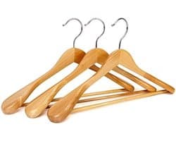 PromoHome 5 stuks houten kledinghangers met antislip broekstang - Brede schouder ondersteuning voor zware jassen en pakken - Natuurlijke houtkleur