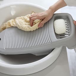 Wasbord - Mini-Handwasbord - Ondergoed Washboard - Washboard Voor Kinderen - Antislip - Huishoudelijk Gebruik Voor Studenten - Gebruikt Om Kleding En Kleine Artikelen - Met De Hand Te Wassen - Perfect Voor Kleding En Sokken Wassen - Kunststof - Grijs — thumbnail 2