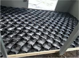 Grondstabilisatieroosters - Grindstabilisator Bodemversterking - Oprit Parkeren Tuin - Hoge Draagkracht 3600kg - 5cm of 10cm dik - Zwart — thumbnail 1