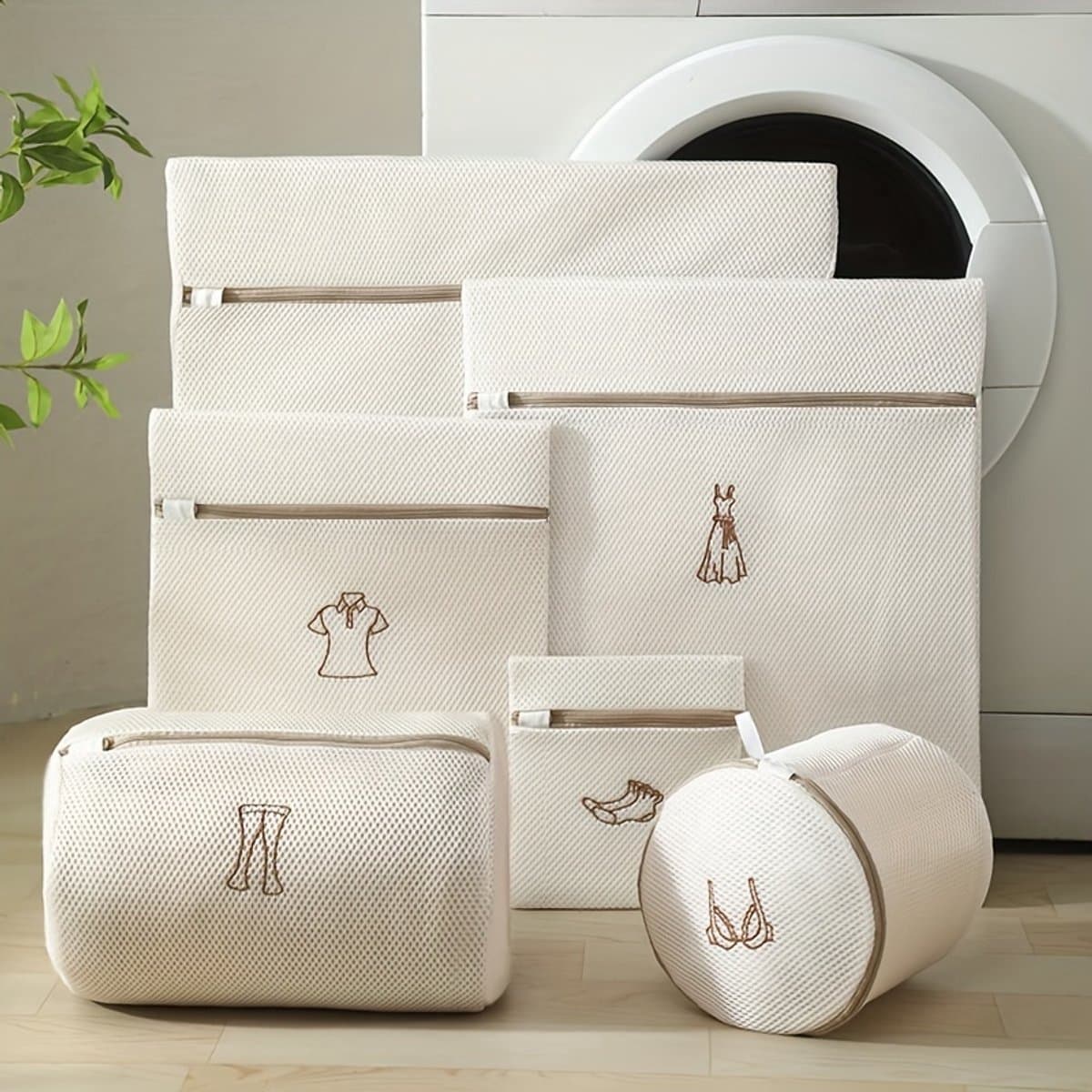 casalora - 6-delig Waszakken - Set voor de Wasmachine - Bescherming voor wasgoed - Ademende Mesh - Voor Kleding, Sok en Lingerie - Herbruikbaar - Groot met Rits - Beige — afbeelding 1