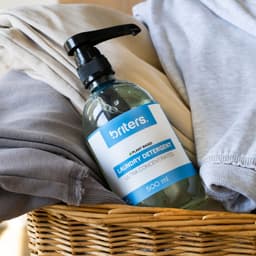 Briters Super Geconcentreerd Wasmiddel - Fresh Linen - 100 Wasbeurten met slechts 500ml - Vegan & Plantaardig - Natuurlijke kracht - SLS vrij — thumbnail 1