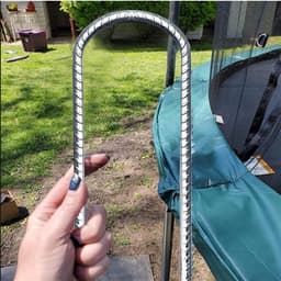 Sterke grondankers voor trampolines, tenten, hekken en schommels - Set van metalen haringen voor camping en opgravingen — thumbnail 4