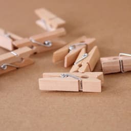 Wasknijpers hout - Mini knijpers - Foto clips - Blank hout - 100 stuks - Able & Borret — thumbnail 2