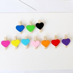 50 houten hartvormige wasknijpers - Mini hartvormige fotoclips - Kleurrijke kleine wasknijpers - Geschikt voor knutselwerkjes, het ophangen van foto's - Perfect voor het tentoonstellen van foto's op bruiloften — thumbnail 4