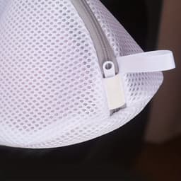 Zes halfronde waszakken Geschikt voor bh's, Geschikt voor het wassen van diverse bh's, ondergoed, sokken en andere kleine kledingstukken. Ze Geschikt voorkomen dat kleding in de knoop raakt, vervormt of slijt, en beschermen deze tegen beschadiging. — thumbnail 4