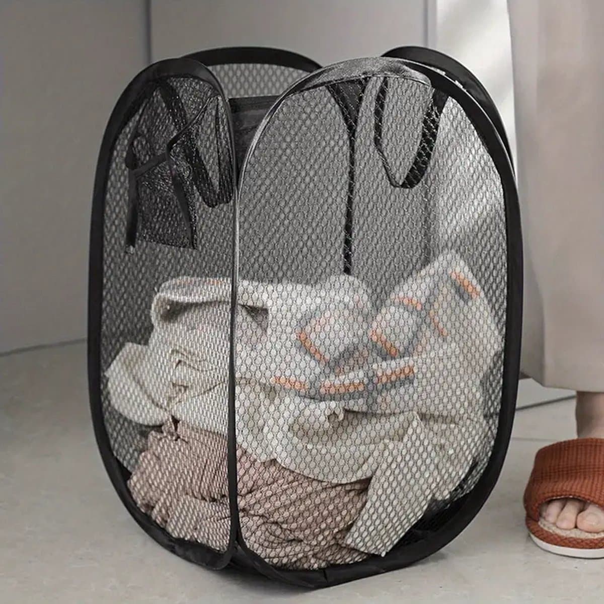 Opvouwbare wasmand zwart - pop up wasmand - wasmand voor op reis - wasmand met hengsels - was sorteren met extra opbergvak - waszak opvouwbaar voor onderweg - vakantie wasmand met handvatten — afbeelding 1
