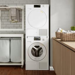 Tussenstuk voor Wasmachine & Droger - Stapelkit Wasmachine en Droger - met Uitschuifbare Plank - 10 kg - 4 Antislip Pads - Universeel - Ruimtebesparend - Stapelkit met Verschuifbaar Handdoekhouder - Voor Kleine Wasruimtes - Wit — thumbnail 2