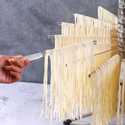 Handmatig draaibaar pastadroogrek, opvouwbaar pastadroogrek van roestvrij staal, geschikt voor thuiskeuken. — thumbnail 3