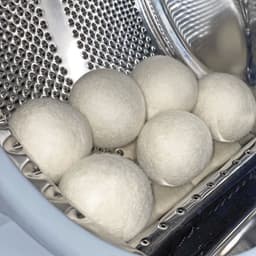 Intirilife 6-delige set Wasdrogerballen van 7 cm diameter witte katoenen - Om de droogtijd te verminderen elektriciteitsverbruik slijtage en kreukels — thumbnail 4