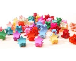 SnelShoppen - 50 Stuks Mini Haar Klemmen voor Meisjes en Vrouwen Kleurrijke Ster Schattige Kleine Haar Clips voor Feest, Dagelijks Gebruik, Plastic en