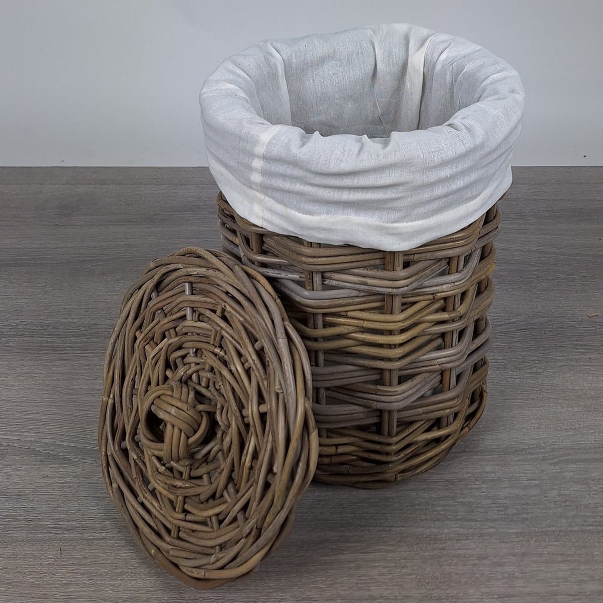 Migo Styling - Kleine wasmand - Rond - Badkamer - Toilet - Riet - Rotan - Dia 28xH40 — afbeelding 1